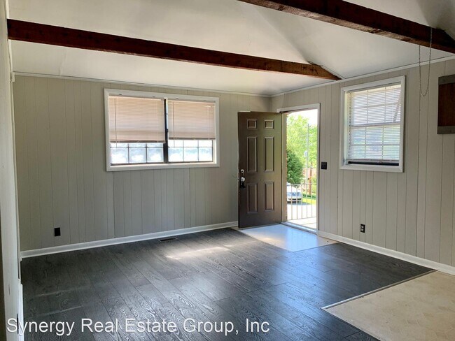 Photo - 2 br, 1 bath House - 411 Cedarvalley Drive