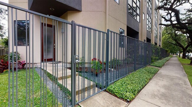 Photo - 1734 Wentworth St