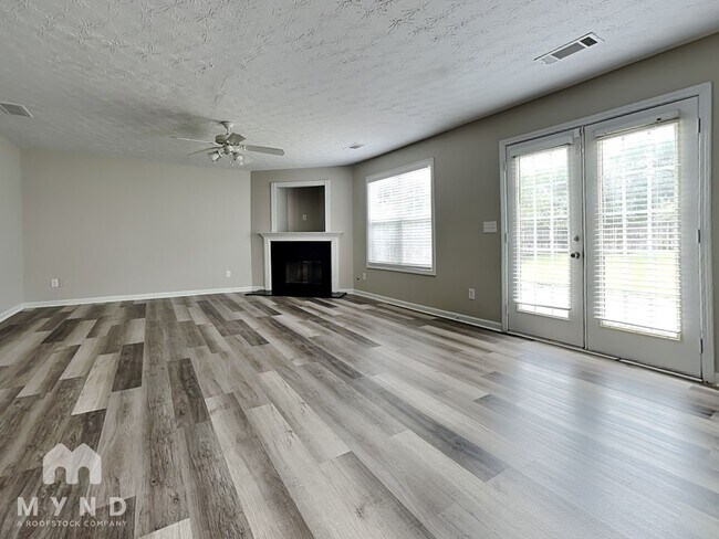 Photo - 280 Shadowbrooke Dr