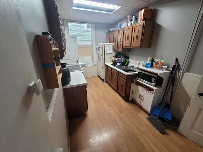 Photo - Duluth, MN - 4 Bedroom - 1 Bathroom - Clos...