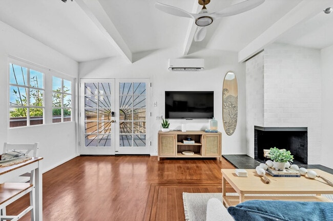 Photo - 4585 Saratoga Ave Unit ID1340732P