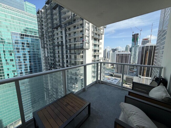 Building Photo - 300 S Biscayne Blvd Unit T-3301