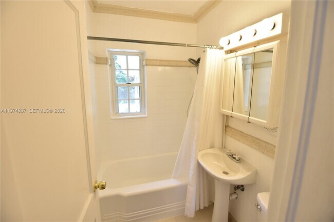 Photo - 5900 SW 60th St