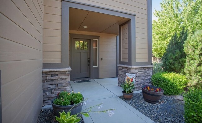 Photo - 591 W Kingsley St