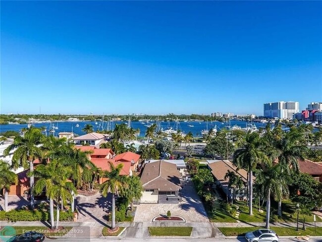 Photo - 735 Tyler St