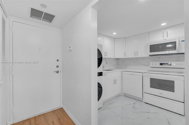 Photo - 1865 Brickell Ave Unidad A804