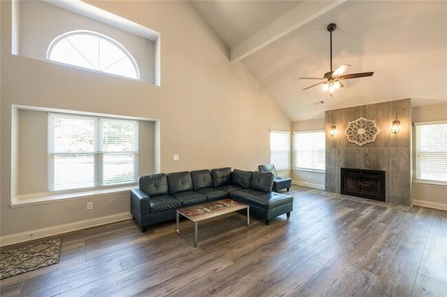 Photo - 898 Halston Ct