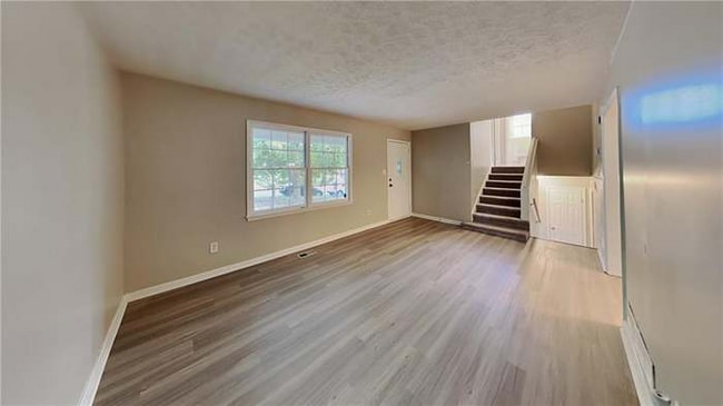 Photo - 321 Tarragon Way SW