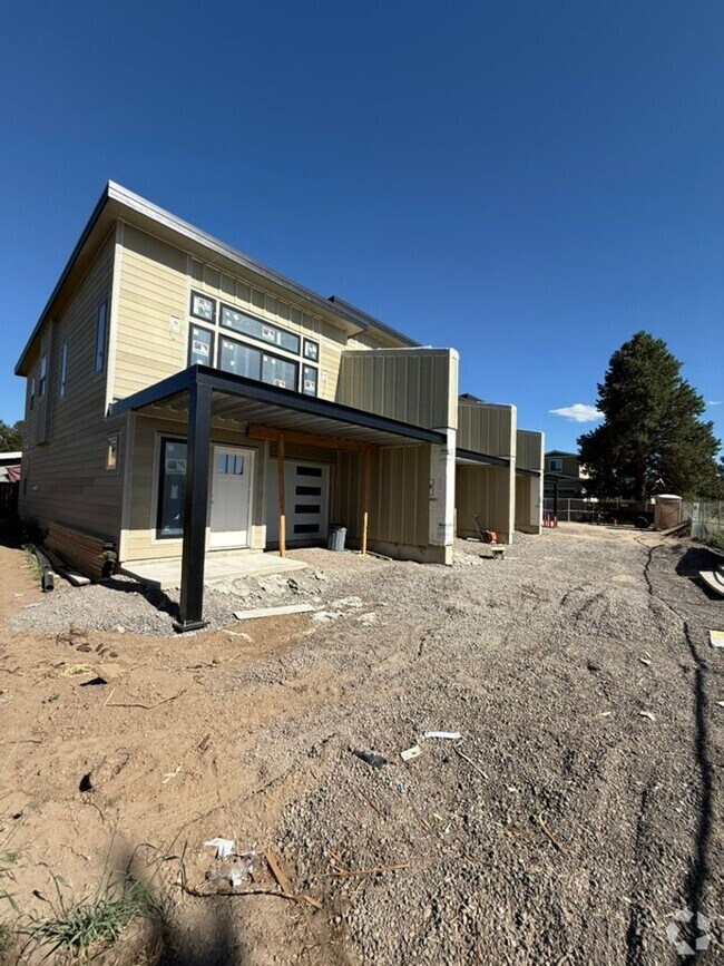 Building Photo - NYB-671 Unit #4 Rental