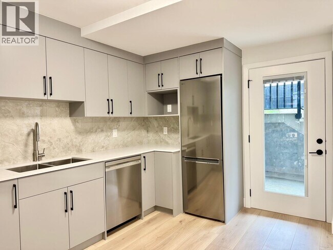 1XX6 Nassau Dr