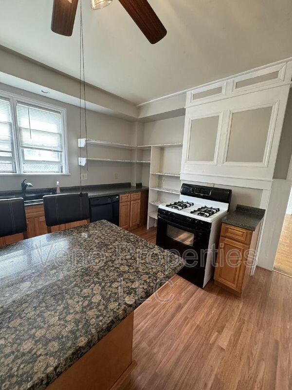 Photo - 1850 8th Ave