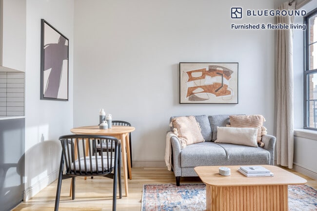 Photo - 371 E 10th St Unidad FL6-ID1044