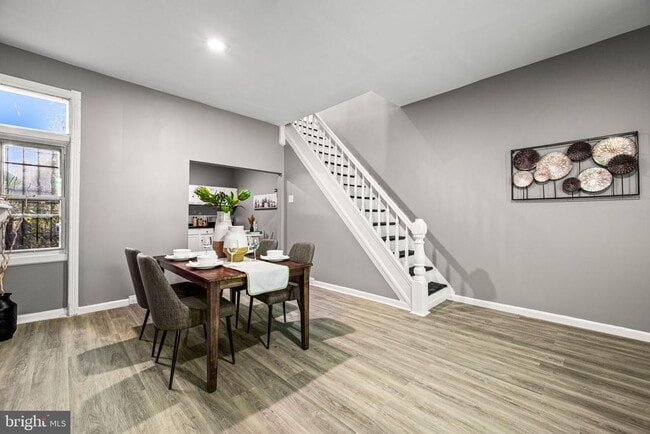 Photo - 2427 N Hollywood St