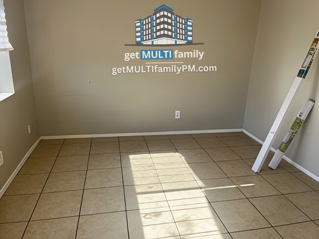 Photo - 1629 E Wood St Unit 201
