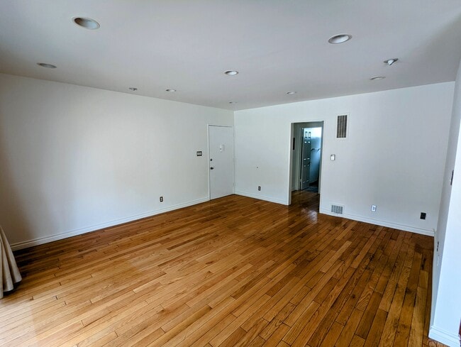 Photo - 1119 15th St Unit Santa Monica Condominium