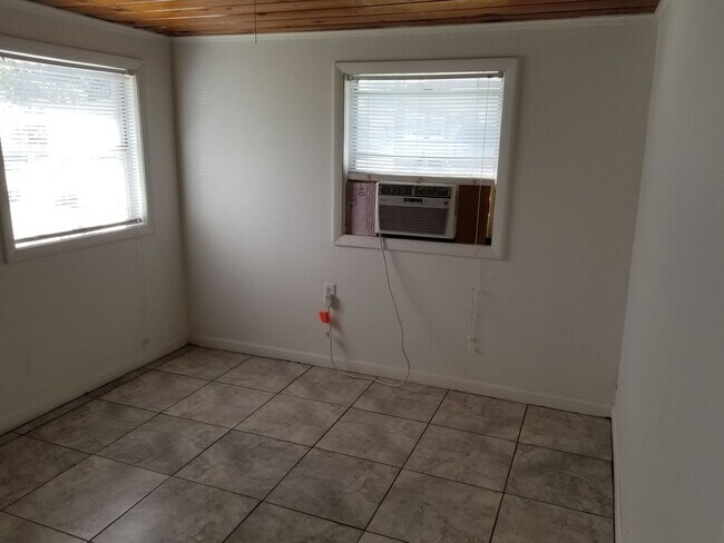 Photo - Three-Bedroom Home Near Lake Shipp