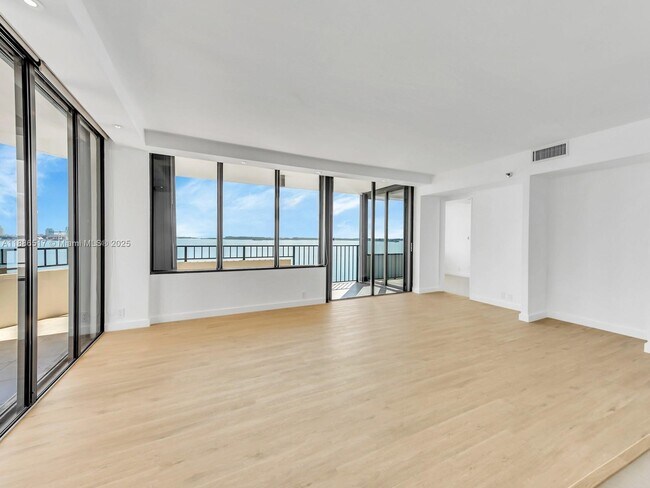 Photo - 520 Brickell Key Dr Unit A806