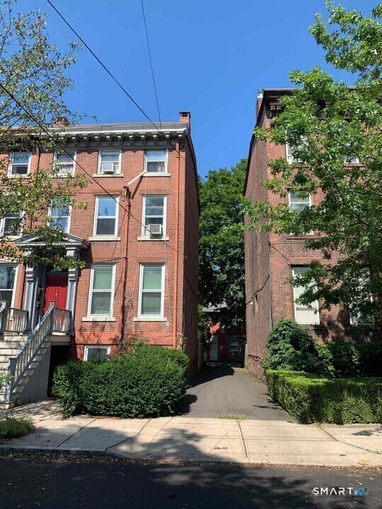 Building Photo - 151.5 Bradley St Unit 2