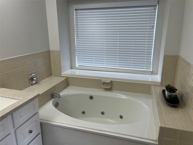 Photo - 2703 Hot Springs Dr