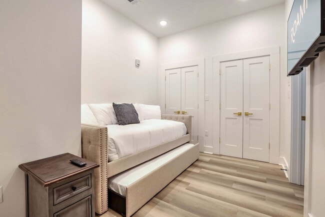 Photo - 1050 Annunciation St Unidad SI ID1272324P