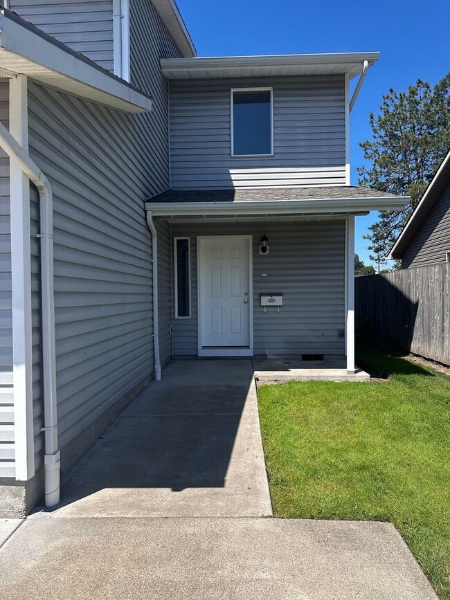 Photo - 460-462 Ecols St S Unit 460 Ecols St S