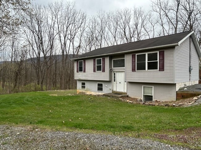 Building Photo - 3 bed, 3 bath House