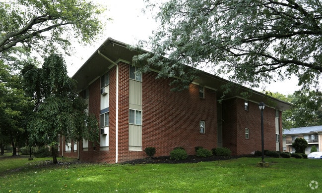 Versailles Apartments