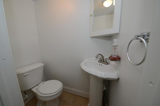 Photo - 128 S Bonsall St