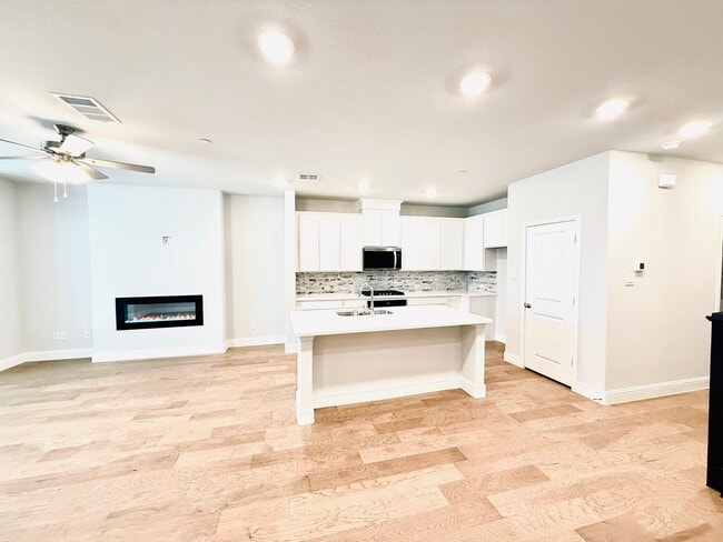 Photo - 7925 Bayside Dr