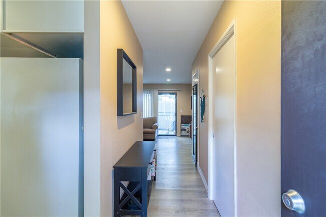 Photo - 628 E Birch St