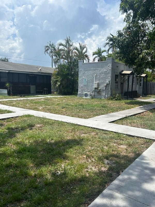 Photo - 25 SW 10th St