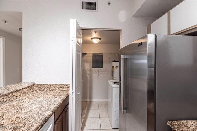 Building Photo - 6490 Aragon Way Unit 306 Rental