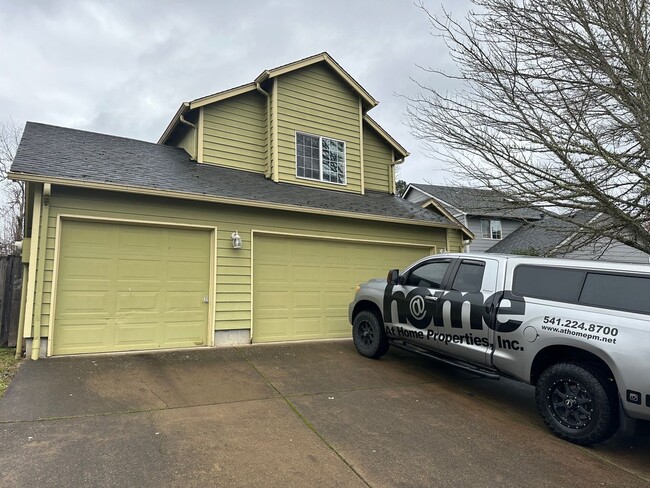 Photo - 3012 NE Glacier Way