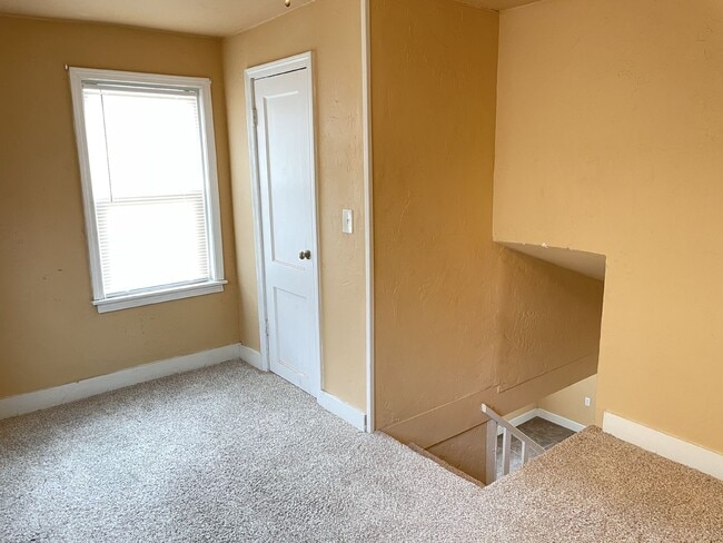 Building Photo - 3320 28th St Unit Rear