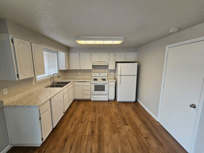 Photo - 1030 45th Ave NE