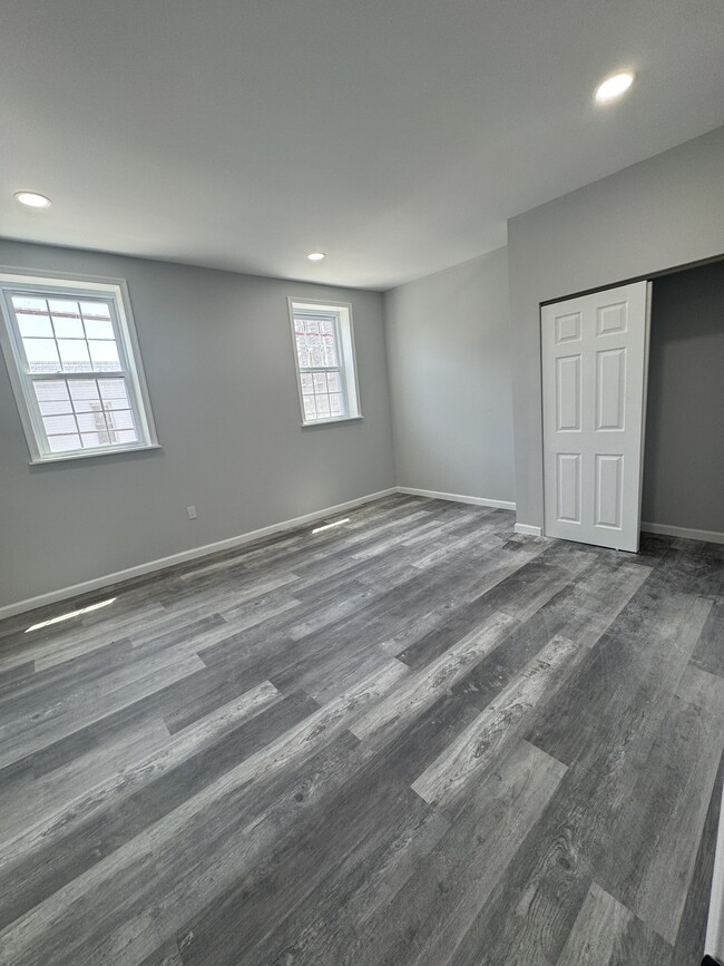 Building Photo - 1850 S 23rd St Unit 2 Rental