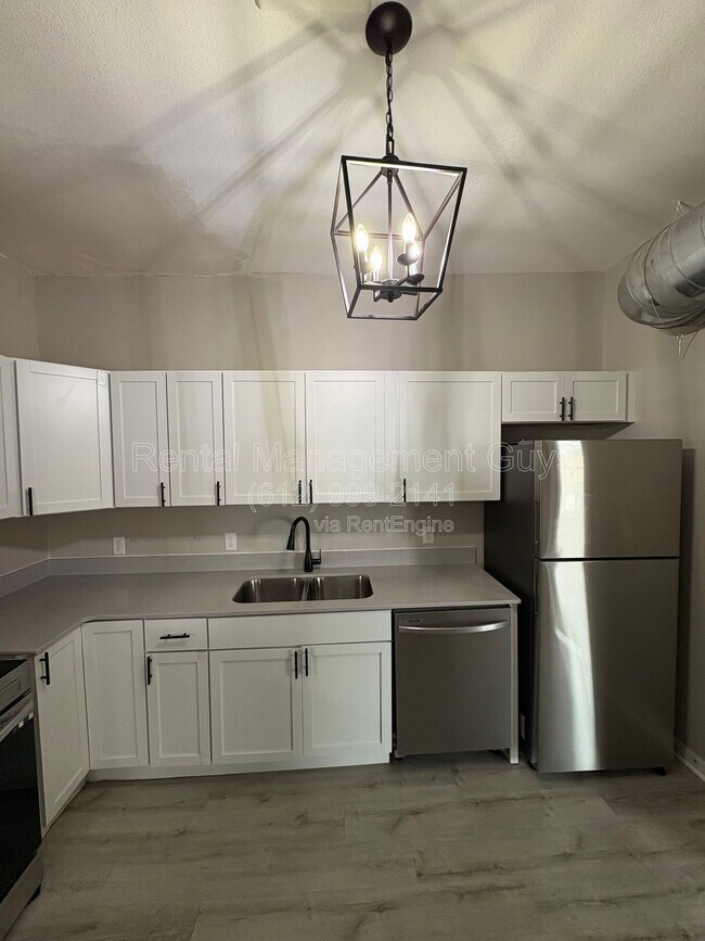 Photo - 1500 W Broadway