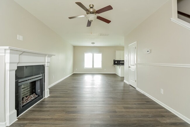 Photo - 408 Deer Grove Ln