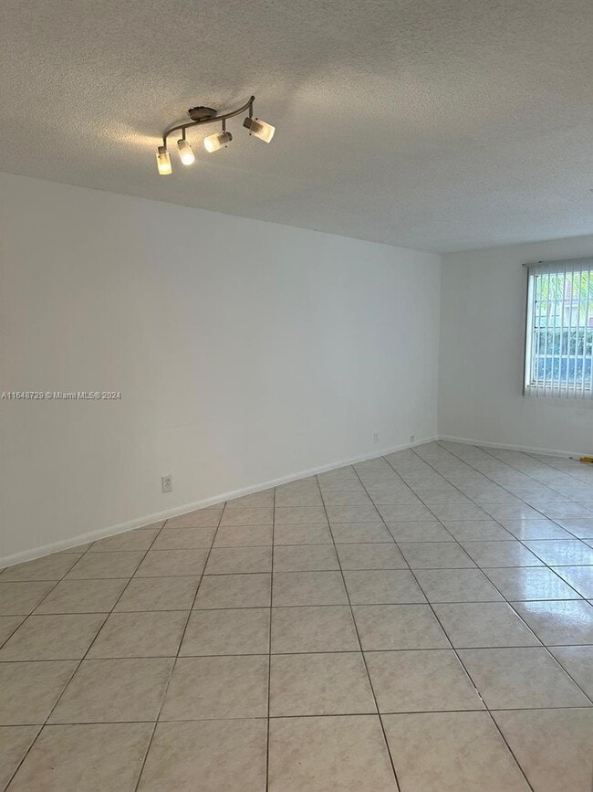 Photo - 1307 Partridge Close