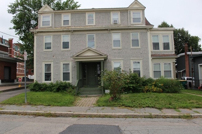 Building Photo - 2 Bruce Ave Unit 2