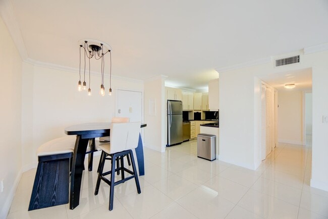 Photo - 2500 NE 135th St Unit 1011