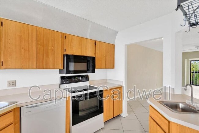 Photo - 1900 Pelican Landing Blvd Unidad 1022