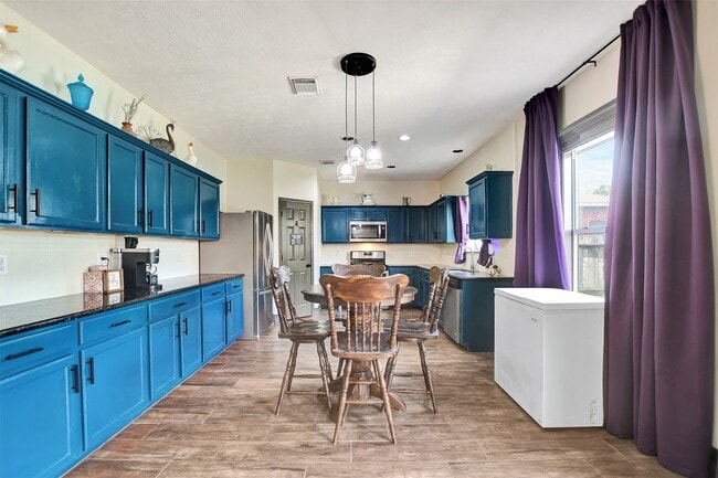 Photo - 6706 Lindale Manor Ct