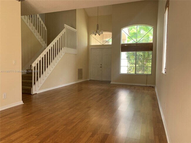 Photo - 513 NW 46th Ave