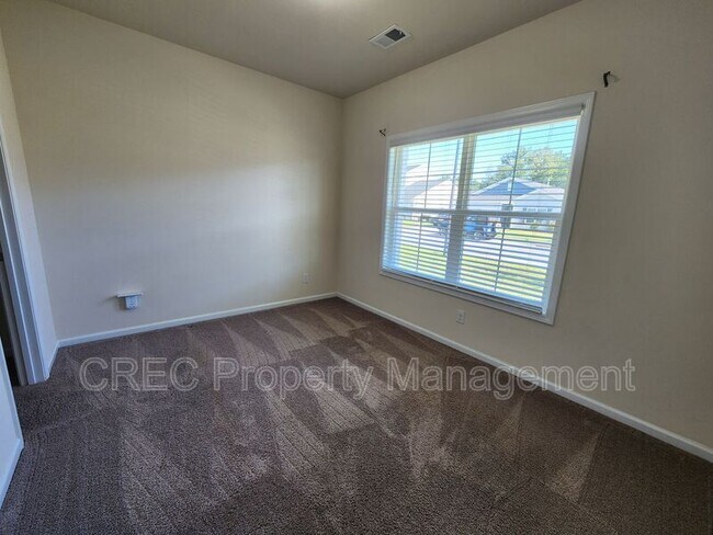 Photo - 260 Hyrne Dr