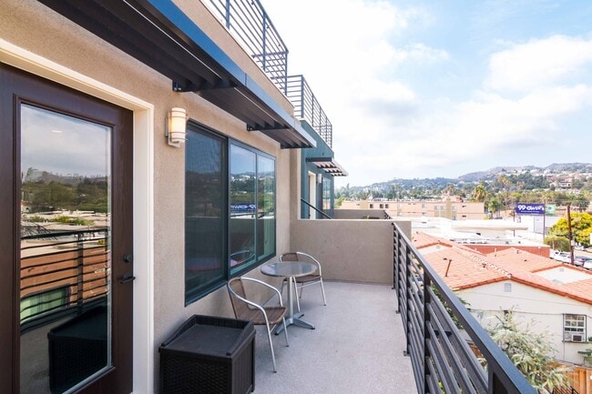 Photo - Luxury Townhome Centrally Located in Silver Lake! OPEN HOUSE JUNE 6TH, 2026 from 1:30 PM to 2:30 PM
