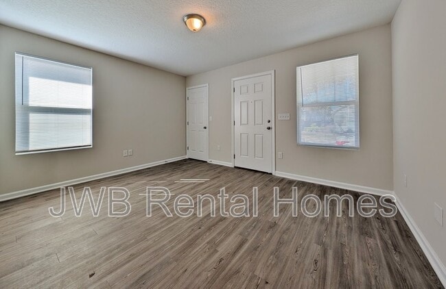 Photo - 3167 Franklin St