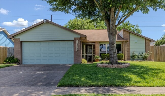 Building Photo - 10323 Lone Brook Dr