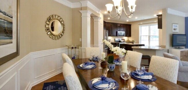 Photo - 130 University Ave