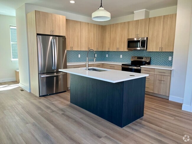 Building Photo - 105 Park Ave Unit 1 Rental